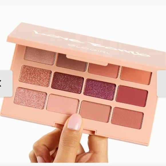 NIB- Love Bomb Eyeshadow Palette - Picture 2 of 3